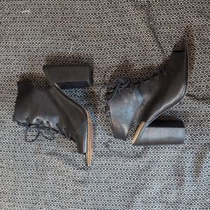 Jessica Simpson | lace up block heel leather peep toe bootie